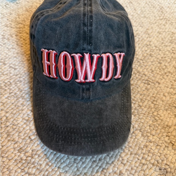Accessories - Black 'Howdy' Cap